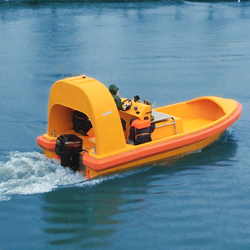 Unser schnelles Rettungsboot und unser Davit sind bereit für den Transport zum Hafen und werden in die Niederlande geschickt