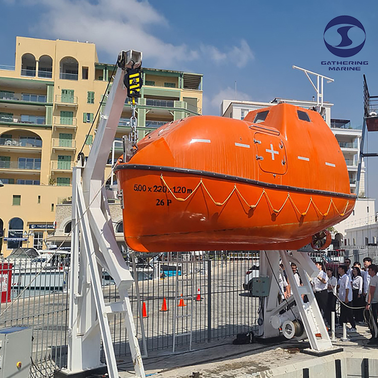 Rettungsboot-66 umschlie&szlig;en