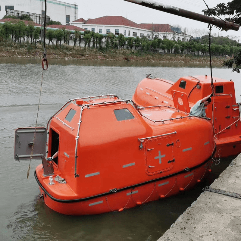 geschlossenes Rettungsboot62