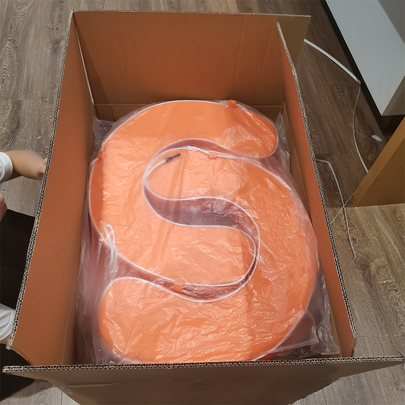 Orangefarbener Rettungsring