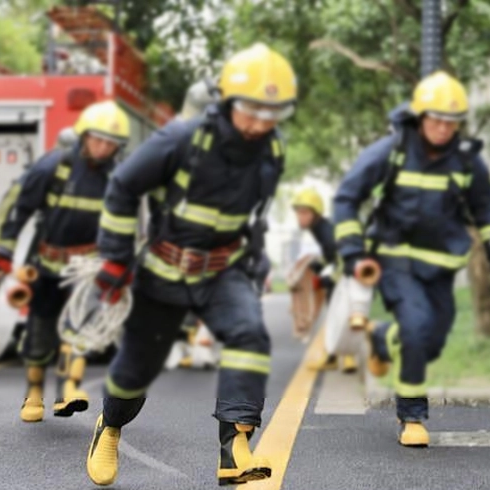 Grundkenntnisse über Feuerwehranzüge